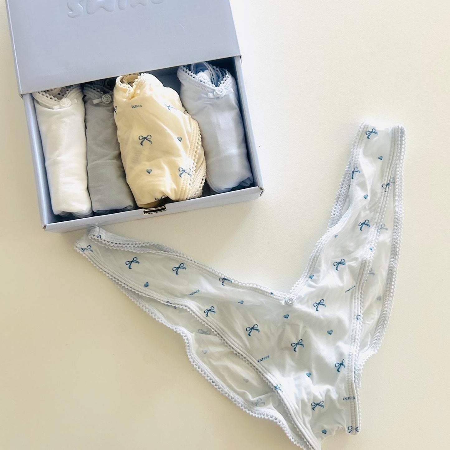 NWT Skims Fits Everybody 5 Pair Set