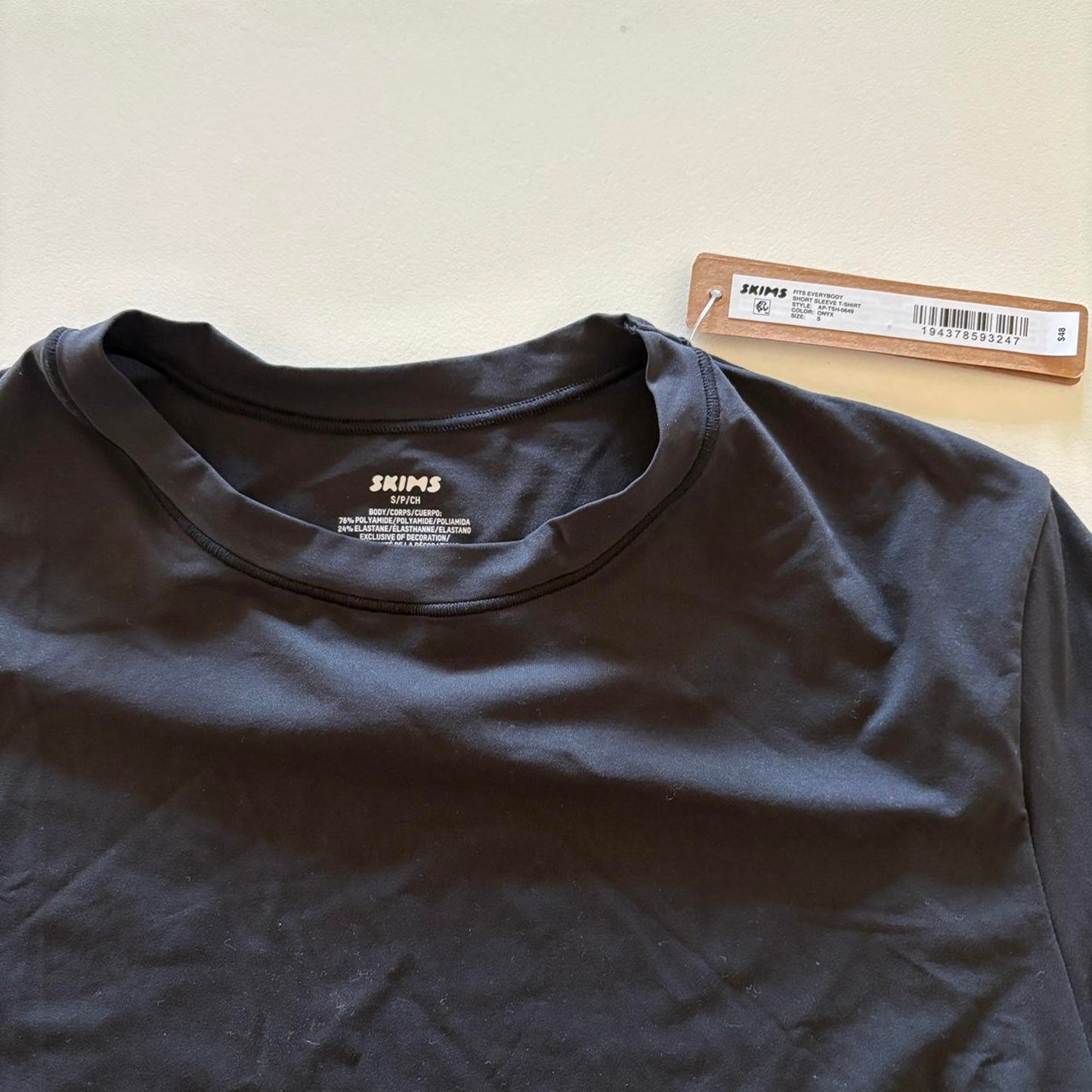 NWT Skims Fits Everybody Short Sleeve