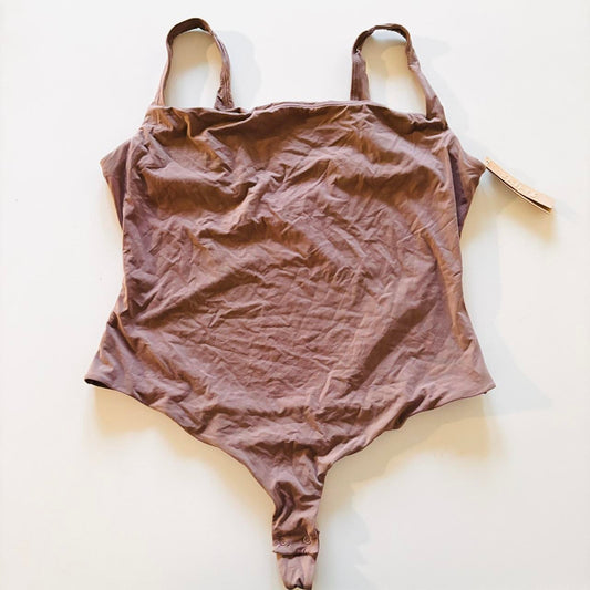NWT Skims Fits Everybody Squareneck Bodysuit